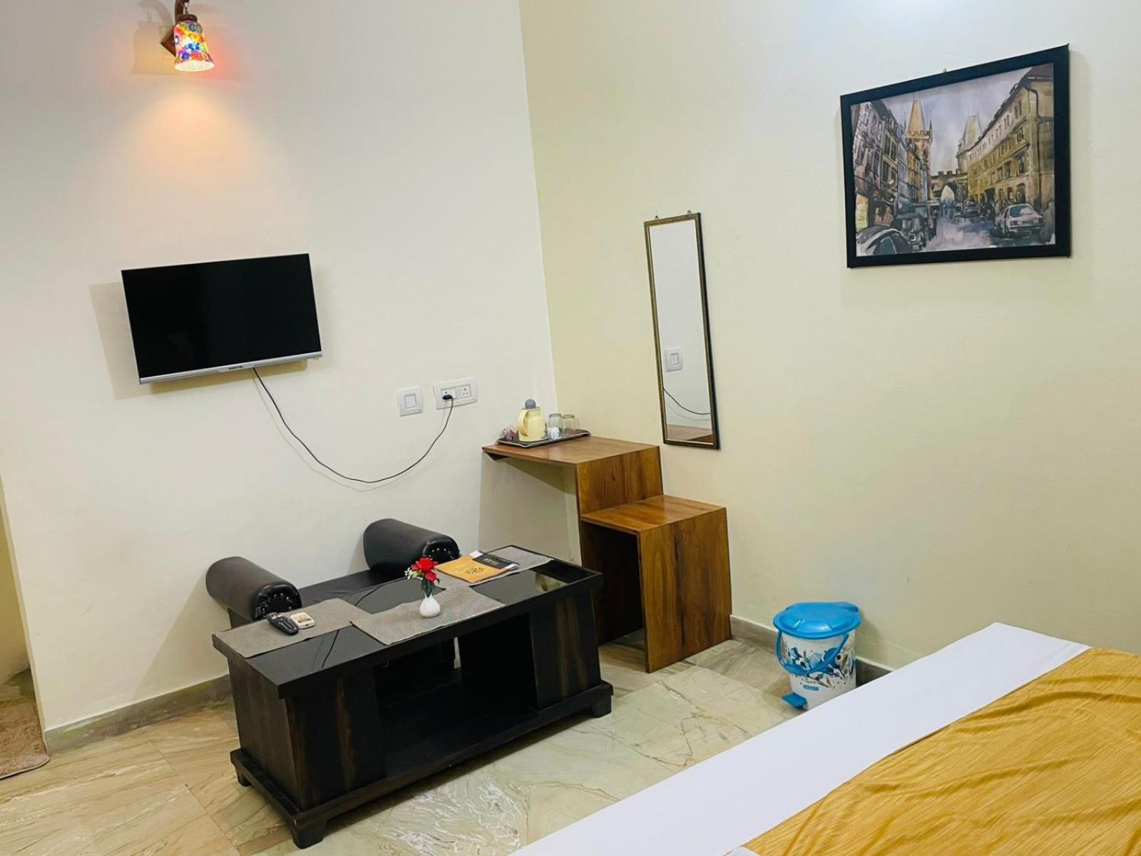 Shankar Vilaas -A Boutique Stay Forigners Choice Near Ghats And Temples - Varanasi — Photos 1